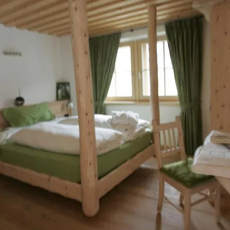 Aparthotel Nada 3*